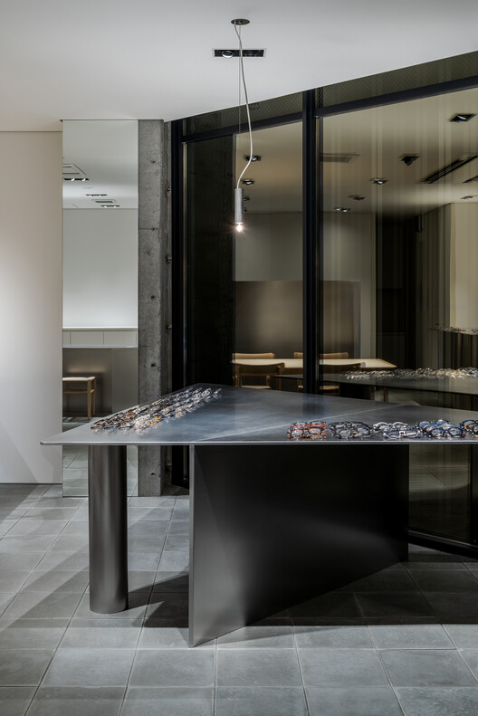 ASHIYA OPTICAL STORE / RID Co., Ltd. ASHIYA OPTICAL STORE / RID Co., Ltd. - Image 4 of 16