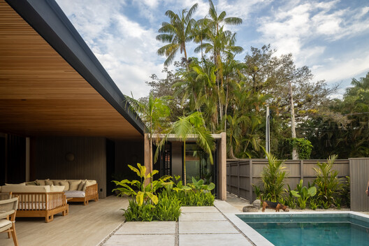 JV Residence / Pitta Arquitetura JV Residence / Pitta Arquitetura - Exterior Photography, Courtyard