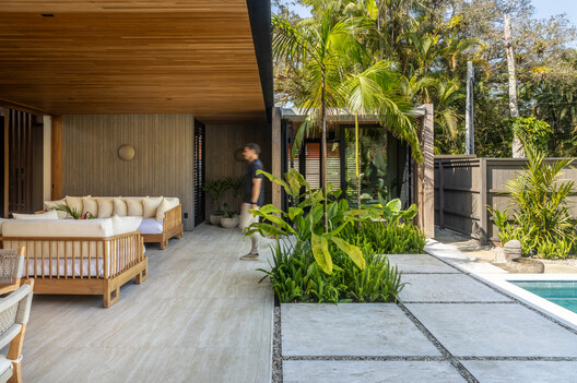 JV Residence / Pitta Arquitetura JV Residence / Pitta Arquitetura - Exterior Photography, Courtyard, Garden, Patio, Deck