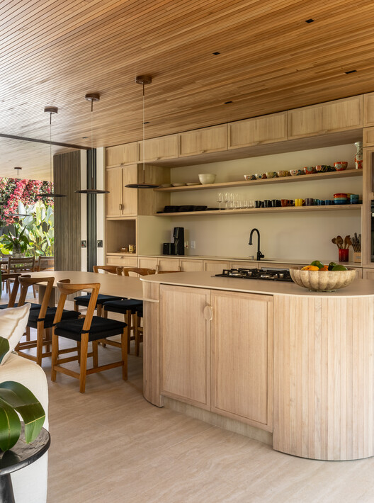 JV Residence / Pitta Arquitetura JV Residence / Pitta Arquitetura - Interior Photography, Kitchen, Wood, Countertop, Lighting, Table, Chair