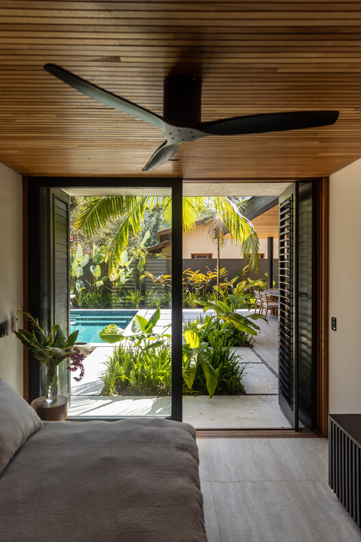 JV Residence / Pitta Arquitetura JV Residence / Pitta Arquitetura - Interior Photography, Bedroom, Wood, Chair