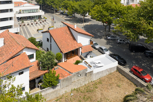 Renovation Casa d'Abreu Neto - Siza's First Work / Álvaro Siza Vieira - Exterior Photography