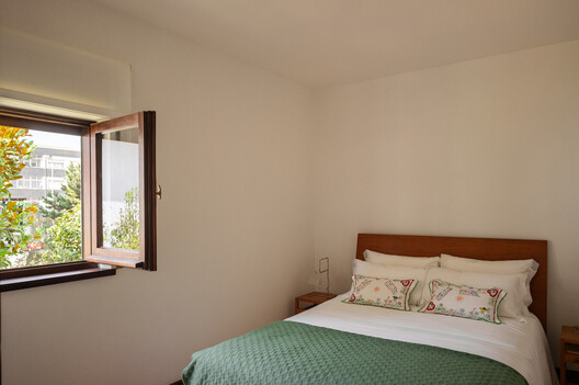 Renovation Casa d'Abreu Neto - Siza's First Work / Álvaro Siza Vieira - Interior Photography, Bedroom, Wood, Bed