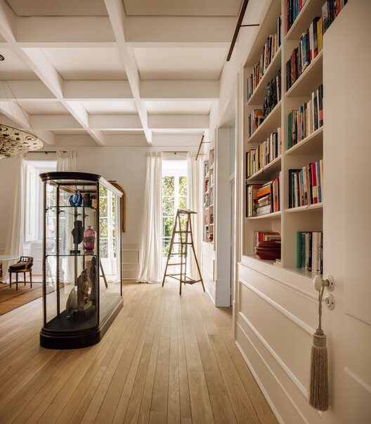 Princess Farm / António Costa Lima Arquitectos Princess Farm / António Costa Lima Arquitectos - Interior Photography, Closet, Shelving, Wood, Lighting