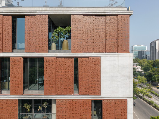 The Light and Black Workplace / MODO Designs The Light and Black Workplace / MODO Designs - Exterior Photography