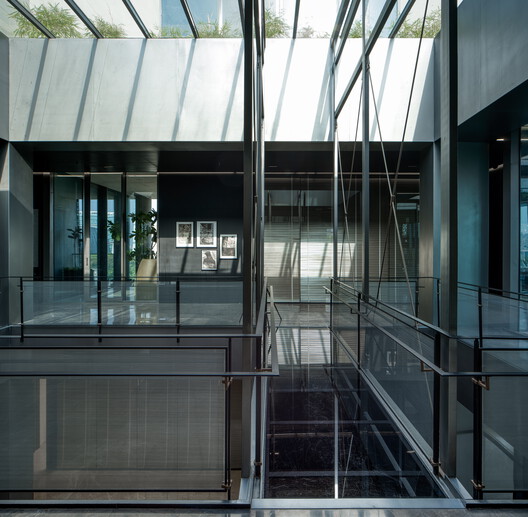 The Light and Black Workplace / MODO Designs The Light and Black Workplace / MODO Designs - Image 11 of 36