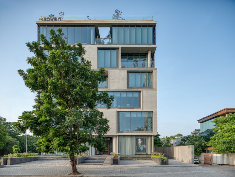 The Light and Black Workplace / MODO Designs - Exterior Photography
