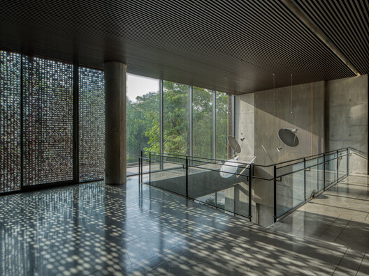 The Light and Black Workplace / MODO Designs The Light and Black Workplace / MODO Designs - Image 26 of 36