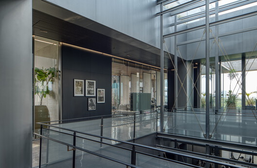 The Light and Black Workplace / MODO Designs The Light and Black Workplace / MODO Designs - Image 5 of 36