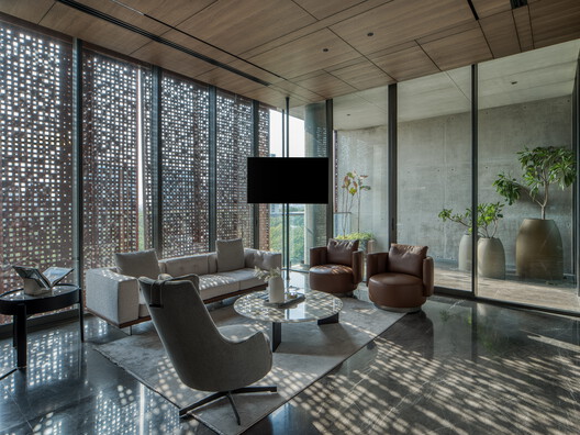 The Light and Black Workplace / MODO Designs The Light and Black Workplace / MODO Designs - Interior Photography, Living Room, Chair, Sofa, Lighting, Table, Glass