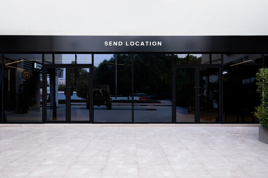Send Location Flagship Store / MEAN* (Middle East Architecture Network) - Image 16 of 24