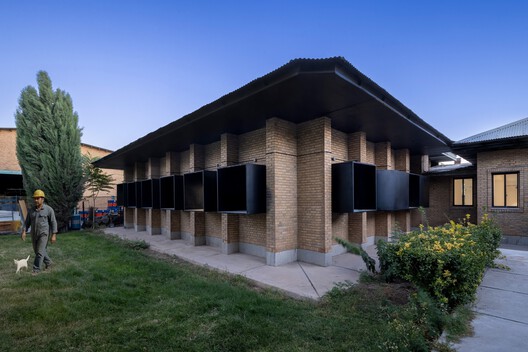 Wall-Less Gallery / Sepide Elmi Wall-Less Gallery / Sepide Elmi - Exterior Photography