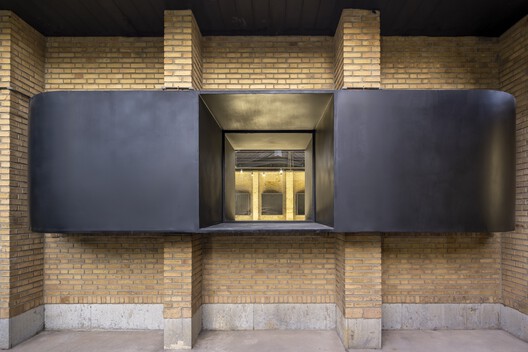 Wall-Less Gallery / Sepide Elmi Wall-Less Gallery / Sepide Elmi - Image 8 of 30