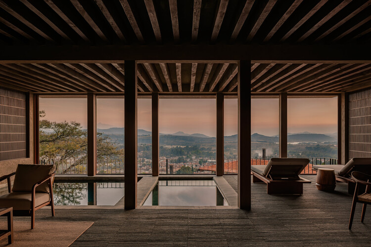 Spa El Retiro / Mendiola Arregui - Fotografía de interiores, madera, balcón, terraza