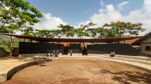 When the School Becomes the City: Community-Centered Projects in the Global South - Image 31 of 34