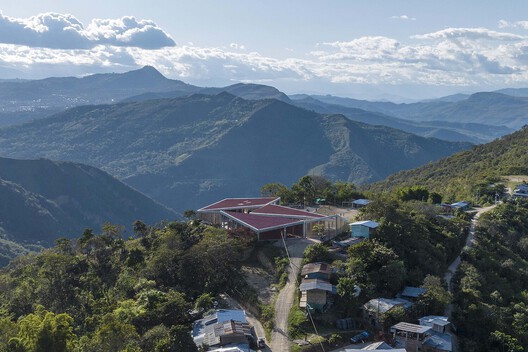 When the School Becomes the City: Community-Centered Projects in the Global South - Image 11 of 34