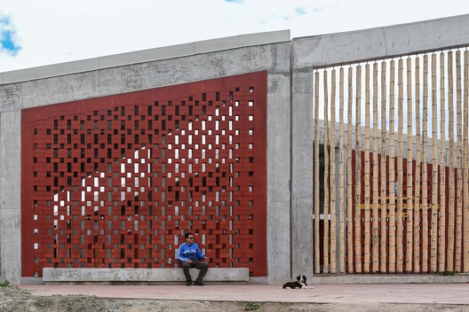 When the School Becomes the City: Community-Centered Projects in the Global South - Image 13 of 34