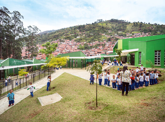 When the School Becomes the City: Community-Centered Projects in the Global South - Image 16 of 34
