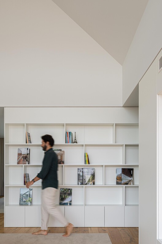 Casa SM / Mário Alves arquiteto - Fotografia de Interiores, Armário, Prateleira, Cadeira