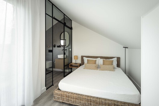 Casinha da Melroeira / Filipe Saraiva Casinha da Melroeira / Filipe Saraiva - Interior Photography, Bedroom, Bed, Wood, Lighting