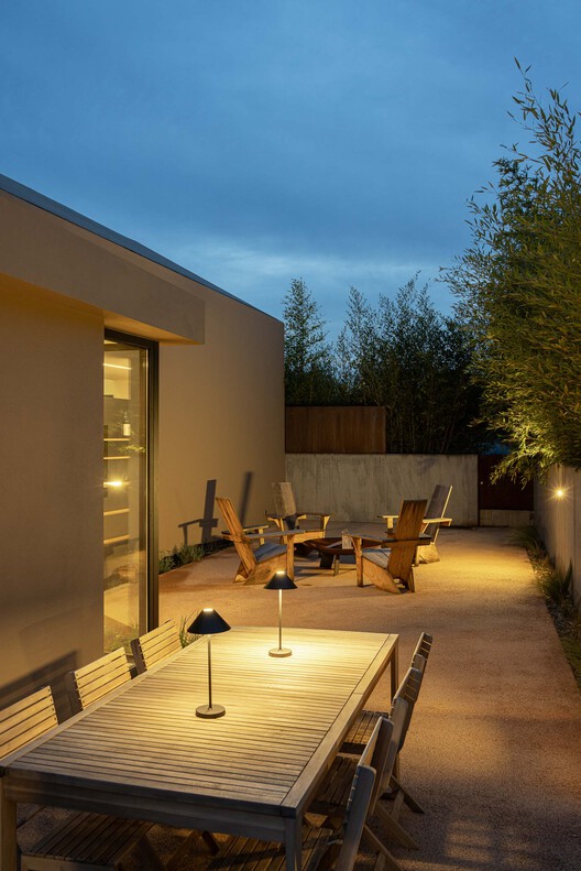 Casinha da Melroeira / Filipe Saraiva Casinha da Melroeira / Filipe Saraiva - Exterior Photography, Chair, Concrete, Garden, Patio, Courtyard