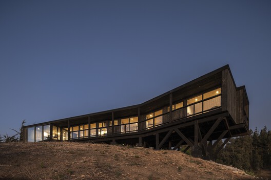 Casa FV / Worc Arquitectos Casa FV / Worc Arquitectos - Fotografía exterior, Madera, Terraza, Balcón