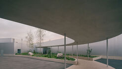 Middle School Cafeteria in Gonesse / MARS Architectes