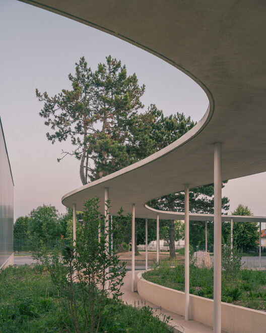 Middle School Cafeteria in Gonesse / MARS Architectes - Image 8 of 34