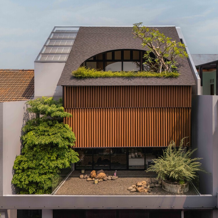 House of Dentist Couple / RCAB Studio - Exterior Photography, Houses