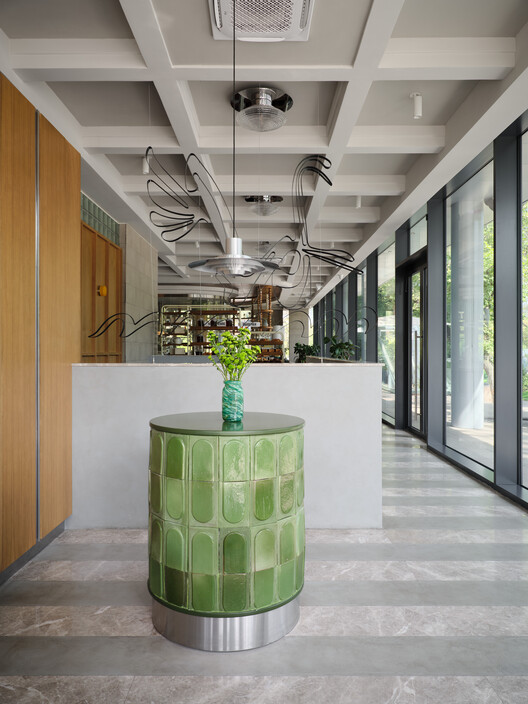 Aqqu Central Café  / AT interiors - Image 17 of 29