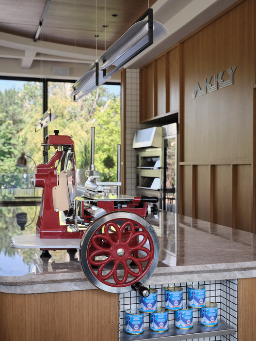 Aqqu Central Café  / AT interiors - Interior Photography, Lighting