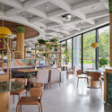 Aqqu Central Café  / AT interiors - Coffee Shop Interiors