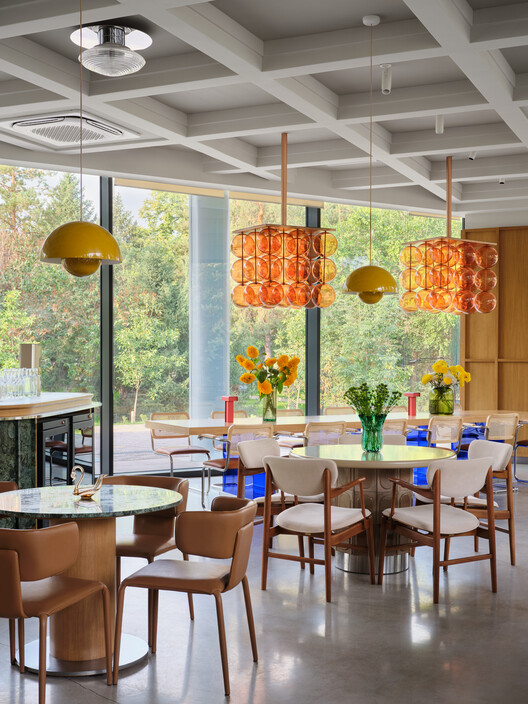 Aqqu Central Café  / AT interiors - Image 5 of 29