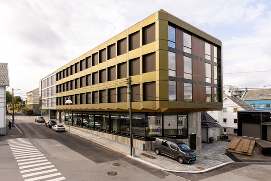 What Happens When Solar Is Treated as a Building Material? - Image 16 of 19