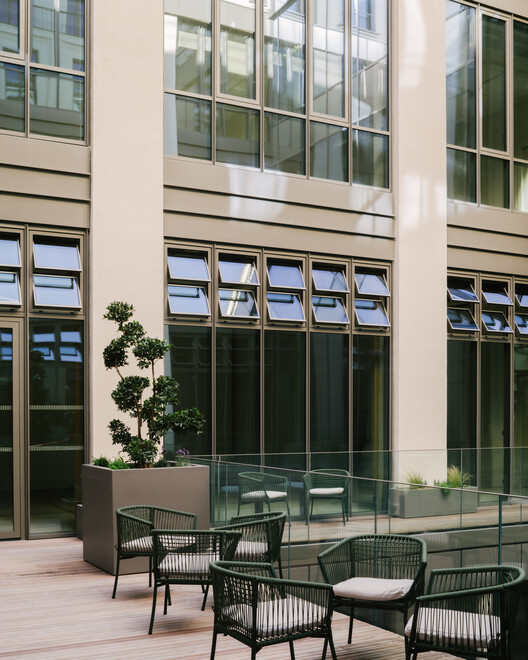 Sentier Offices / COVE Architectes + CALQ Architecture Sentier Offices / COVE Architectes + CALQ Architecture - Interior Photography, Glass, Chair