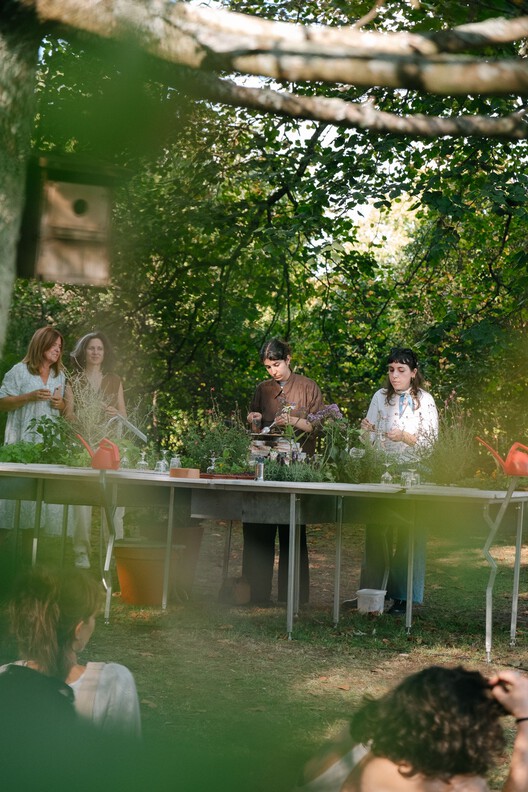 Live Multispecies Kitchen / Fahrenheit Works - Exterior Photography, Garden