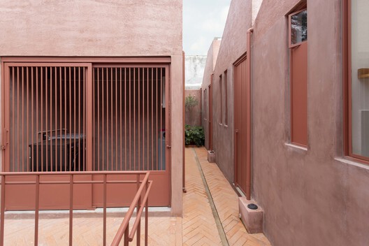 Estudios Estudiantiles 46B / Carmelina & Aurelio Taller de Arquitectura Estudios Estudiantiles 46B / Carmelina & Aurelio Taller de Arquitectura - Imagen 11 de 30