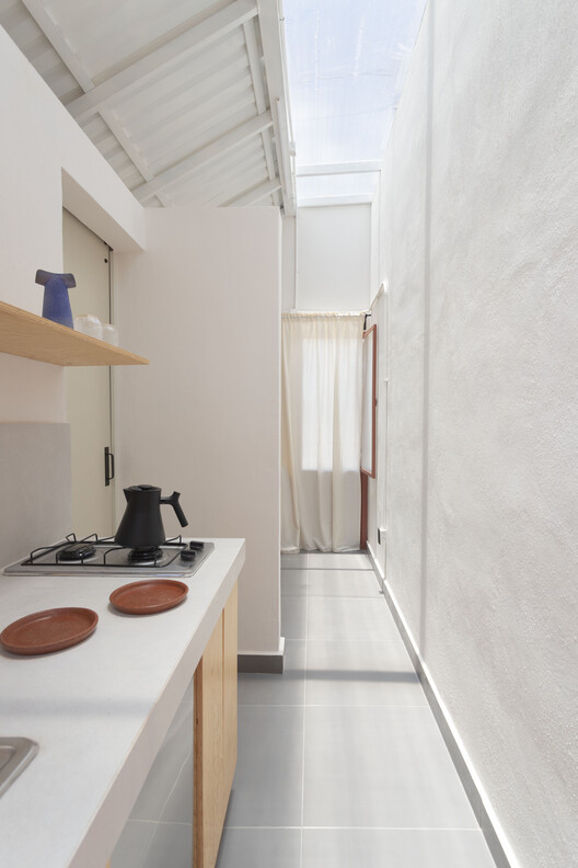 Estudios Estudiantiles 46B / Carmelina & Aurelio Taller de Arquitectura Estudios Estudiantiles 46B / Carmelina & Aurelio Taller de Arquitectura - Fotografía interior, Madera, Encimera, Tarjas