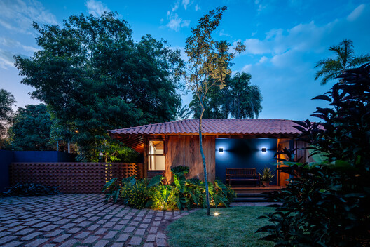 Barão Geraldo House / Gil Mello Arquitetura - Exterior Photography, Garden, Courtyard