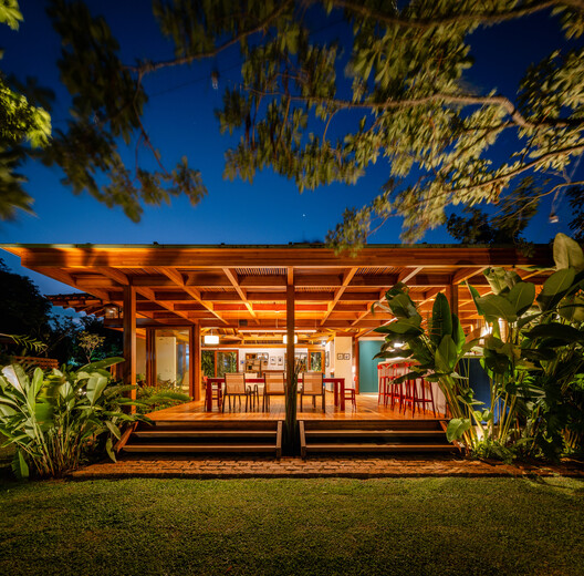 Barão Geraldo House / Gil Mello Arquitetura - Exterior Photography, Wood, Garden, Patio