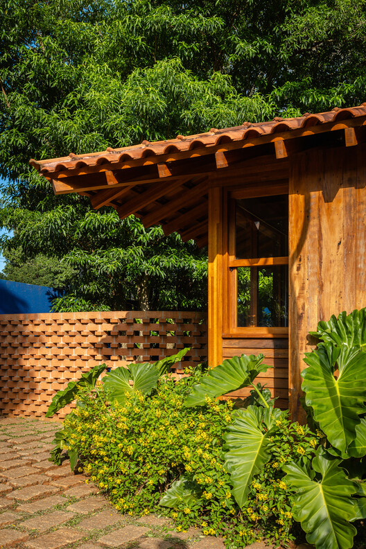Barão Geraldo House / Gil Mello Arquitetura - Exterior Photography, Wood, Garden