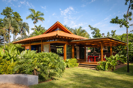 Barão Geraldo House / Gil Mello Arquitetura - Image 11 of 31