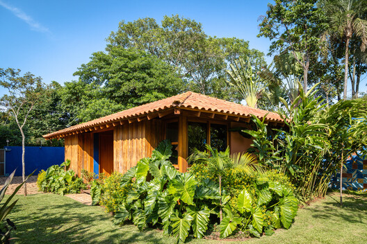 Barão Geraldo House / Gil Mello Arquitetura - Exterior Photography, Wood, Garden