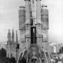 The Final Piece of Gaudí’s Sagrada Familia Central Tower Installed in Barcelona - Imagen 3 de 4