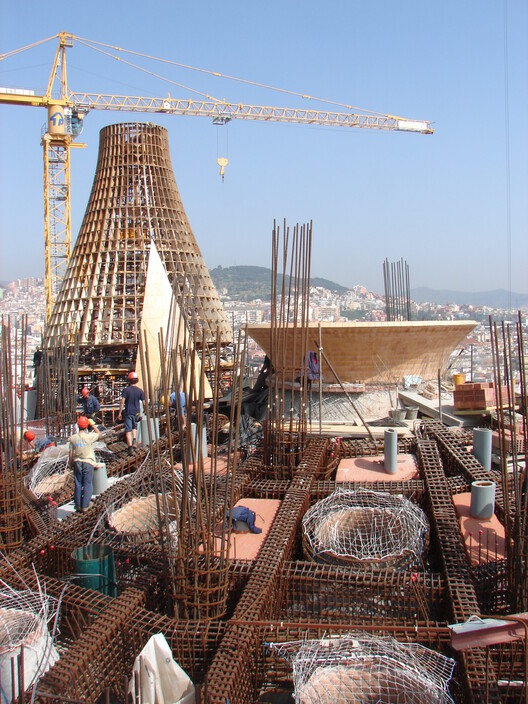 The Final Piece of Gaudí’s Sagrada Familia Central Tower Installed in Barcelona - Image 9 of 12