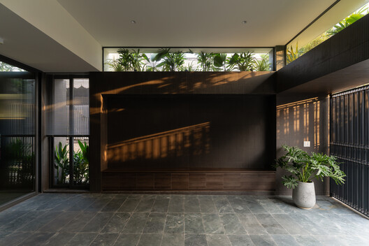 The Gap House / Atelier TAs The Gap House / Atelier TAs - Interior Photography, Wood, Courtyard