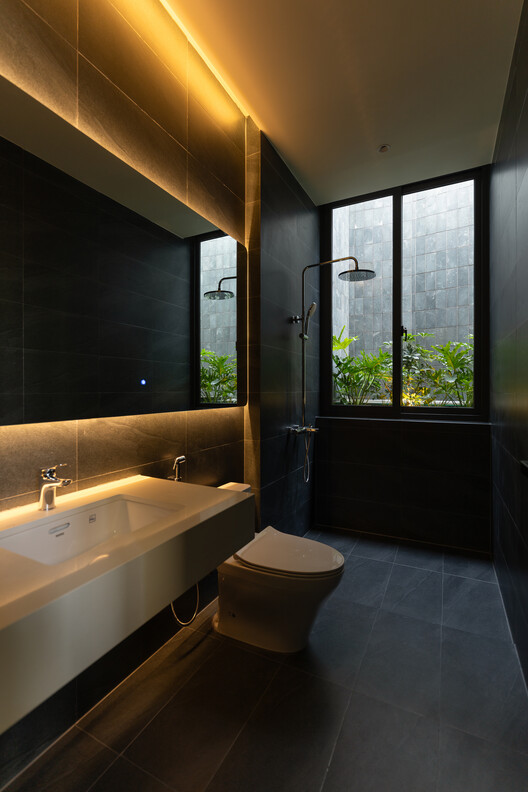 The Gap House / Atelier TAs The Gap House / Atelier TAs - Interior Photography, Bathroom, Lighting, Glass, Sink