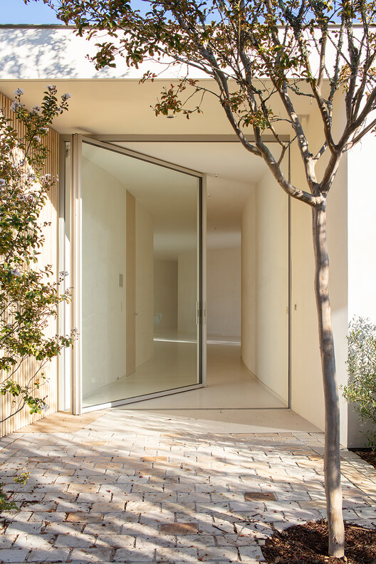 Bouscat Villa / Patrick Arotcharen Architecte - Image 3 of 15