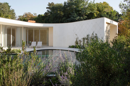 Bouscat Villa / Patrick Arotcharen Architecte - Image 2 of 15