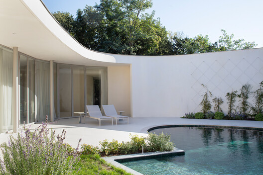 Bouscat Villa / Patrick Arotcharen Architecte - Image 6 of 15